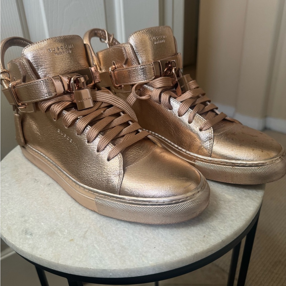 Buscemi size 10